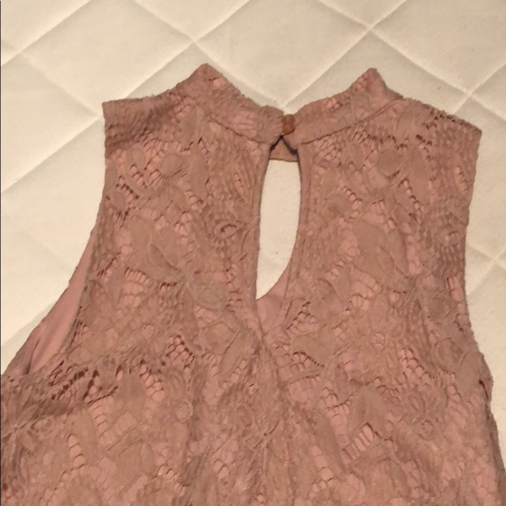 Dresses - Picture 3 of 3